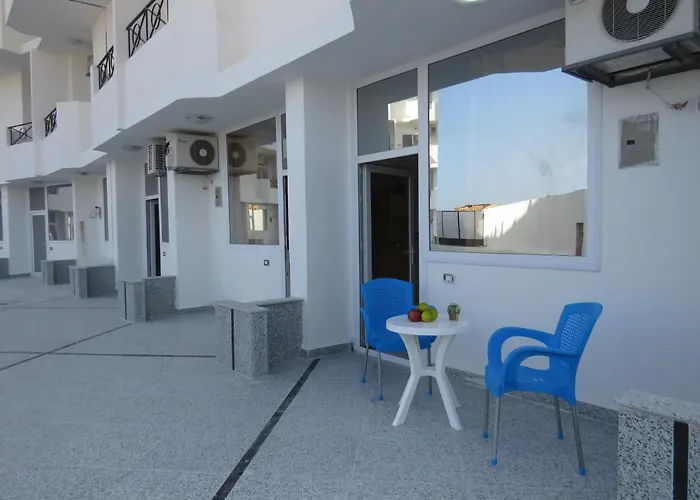 Dolcezza Near The Sea Redsealine *